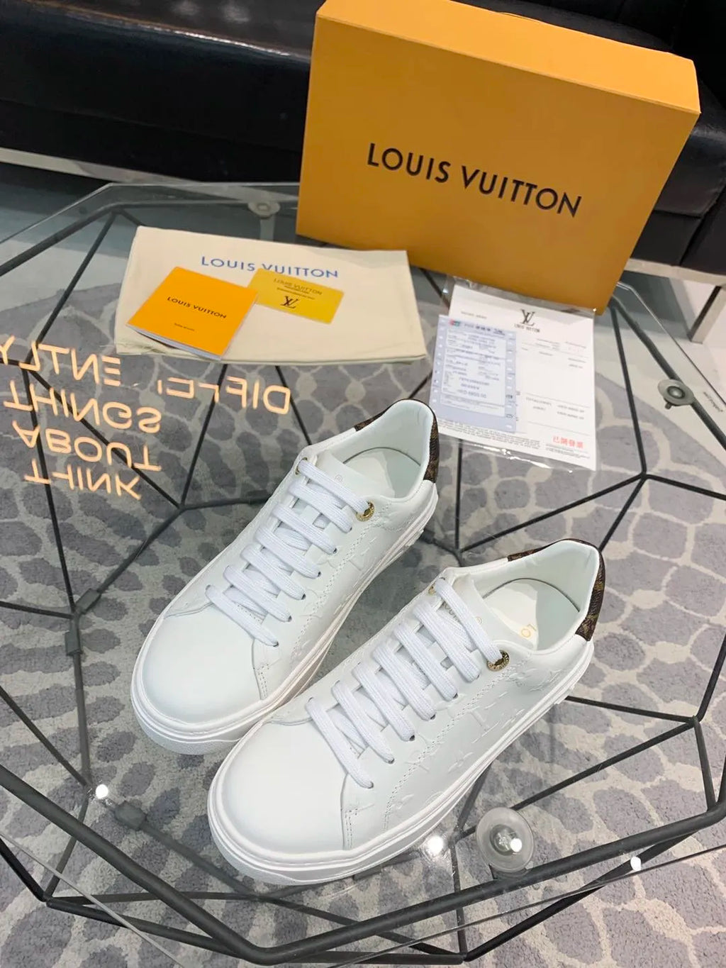 White Sneaker I3006