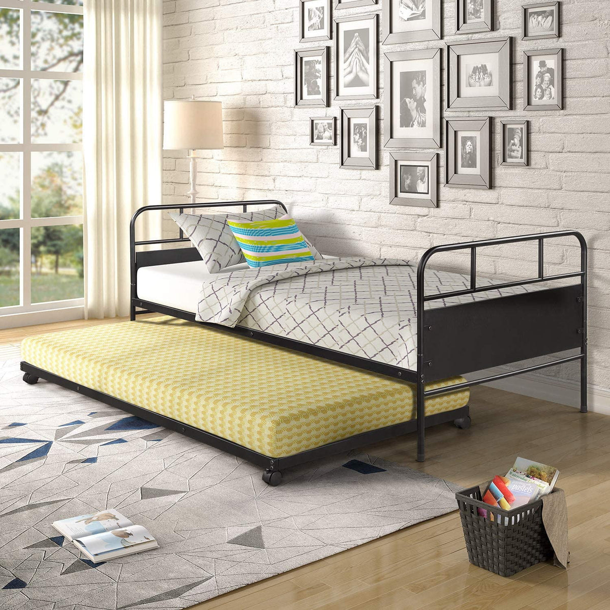 Twin Size Black Metal Daybed with Trundle I17396