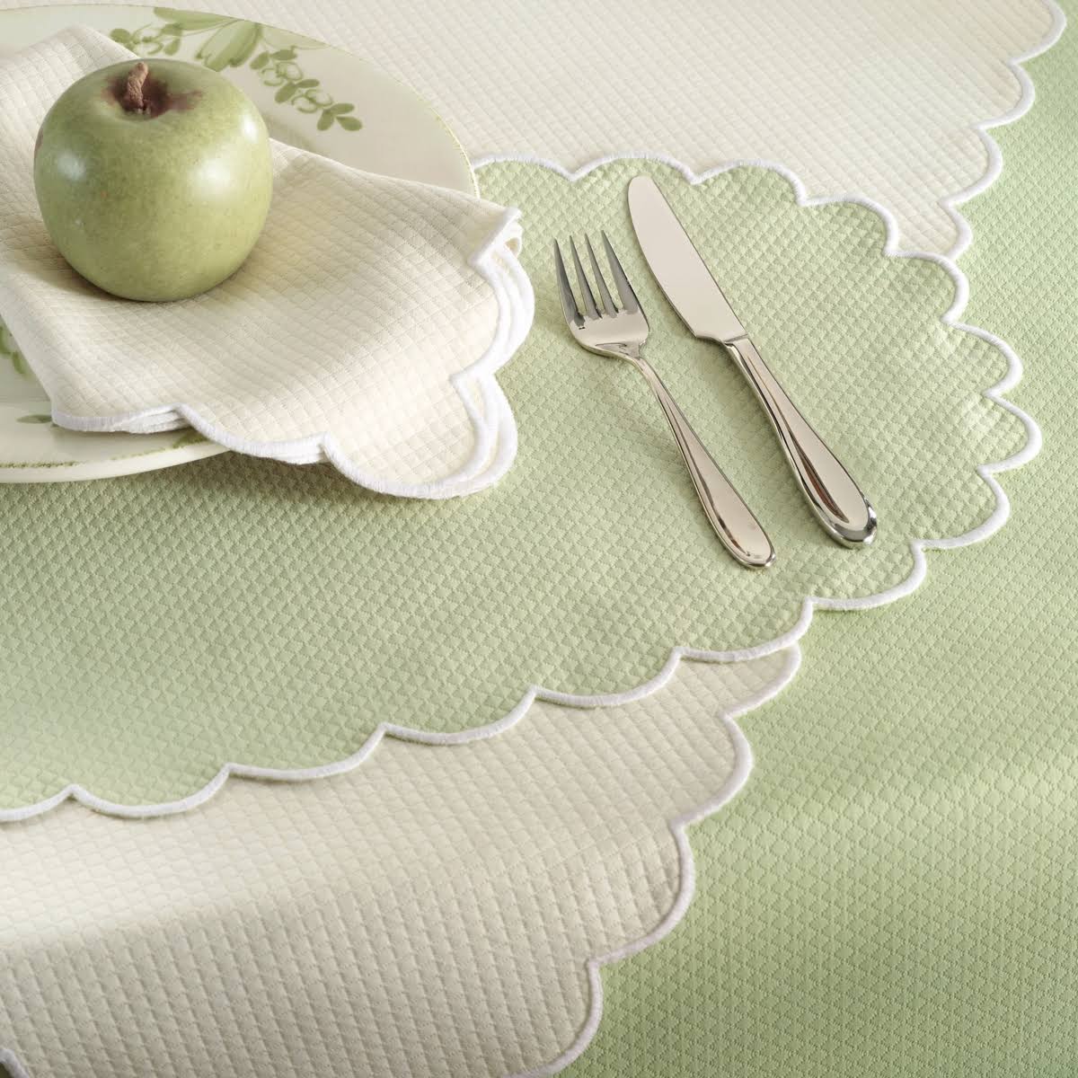 Set of 4 Napkins B548