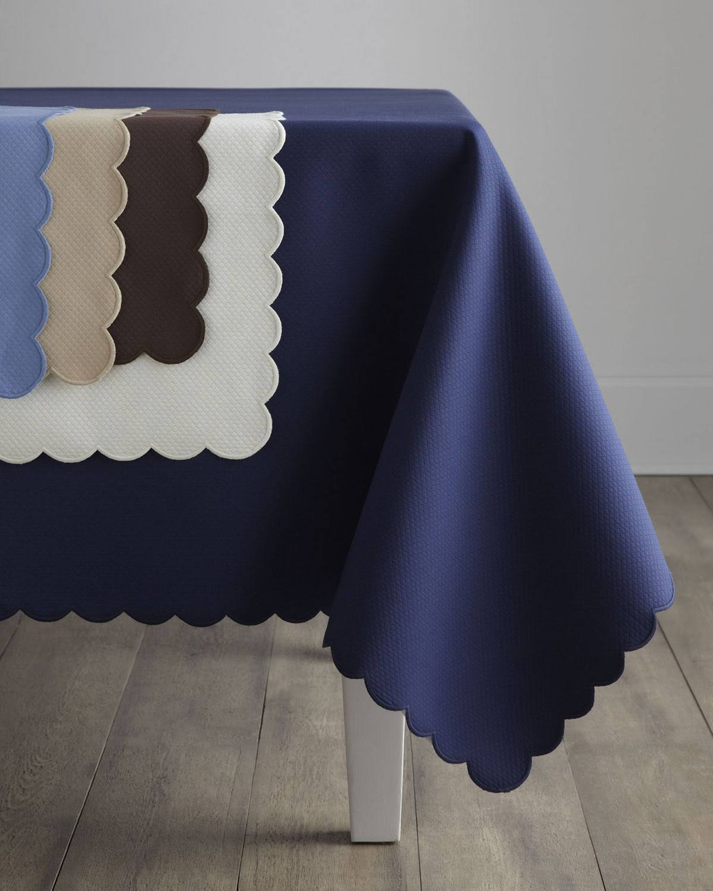 Set of 4 Napkins B548
