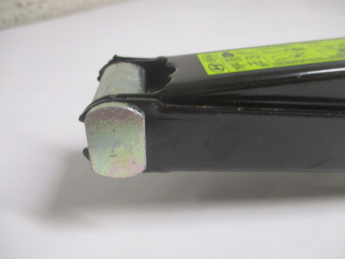 Pre-Owned 2020 Kia Sportage Wheel Tire Jack Assembly OEM Q727